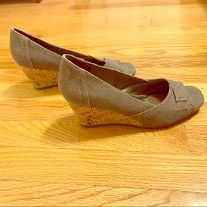 Excellent condition LifeStride Cork Wedges Sz 8